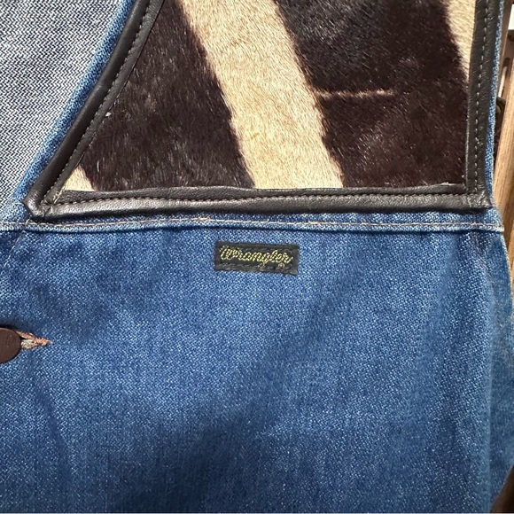 Wrangler No Fault Denim Vtg Blue Vest with Black & Cream Cowhide Shoulder Panels - Picture 6 of 10